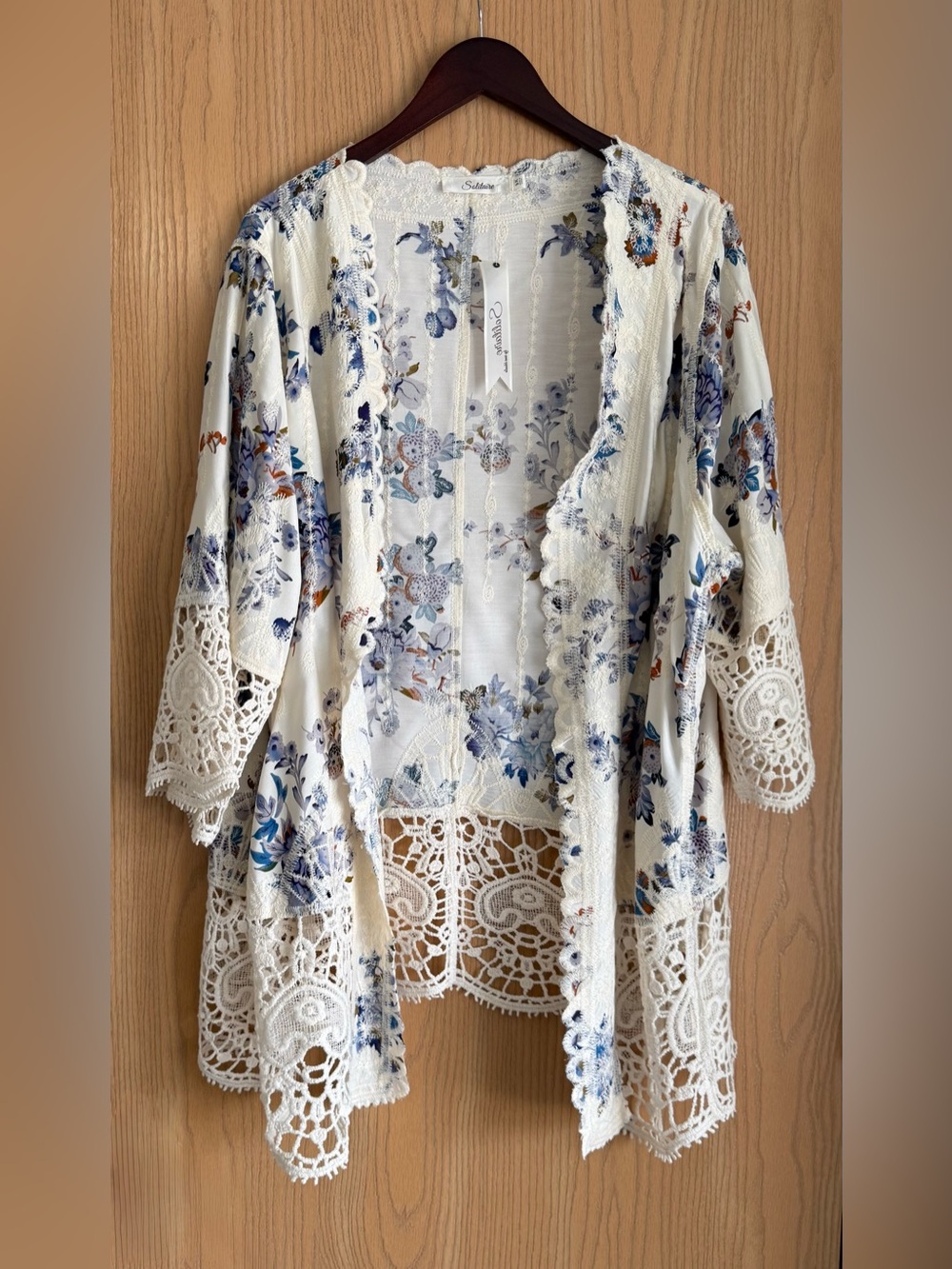 Solitaire | SZ 3X | Cream Blue Floral Kimono Cardigan Crochet Lace Trim Cover Up